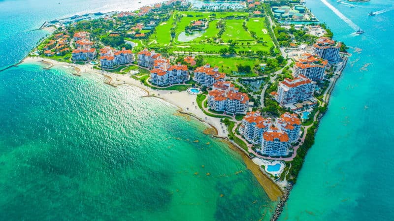 featured image for story, Discover the luxurious life on Fisher Island